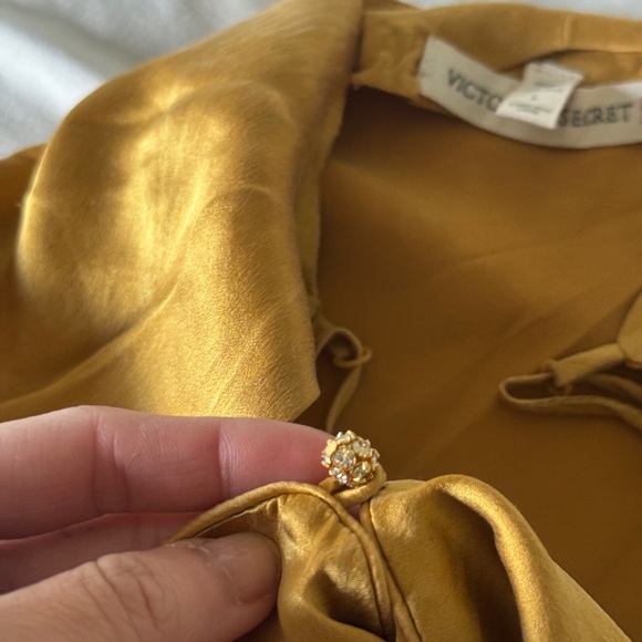 Vintage 90s Victoria’s Secret 100% Silk Camisole Top - Gold Mustard - Picture 8 of 12